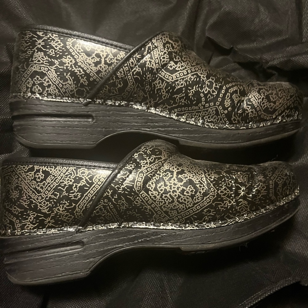Nursing shoes